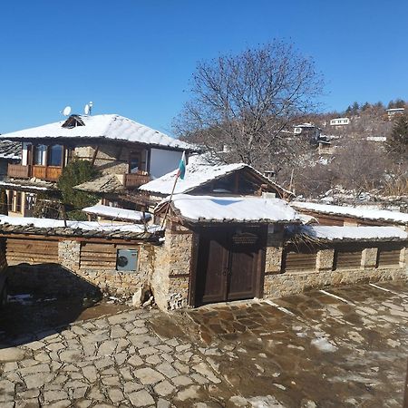 Семеен Хотел Скендерова Къща Leşten Exterior foto