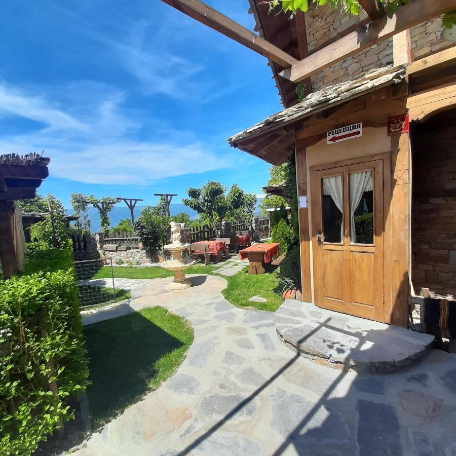 Семеен Хотел Скендерова Къща Leşten Exterior foto