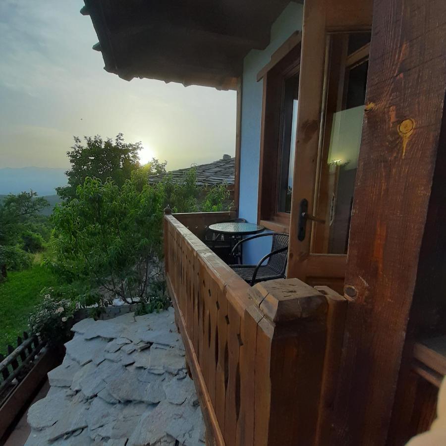 Семеен Хотел Скендерова Къща Leşten Exterior foto